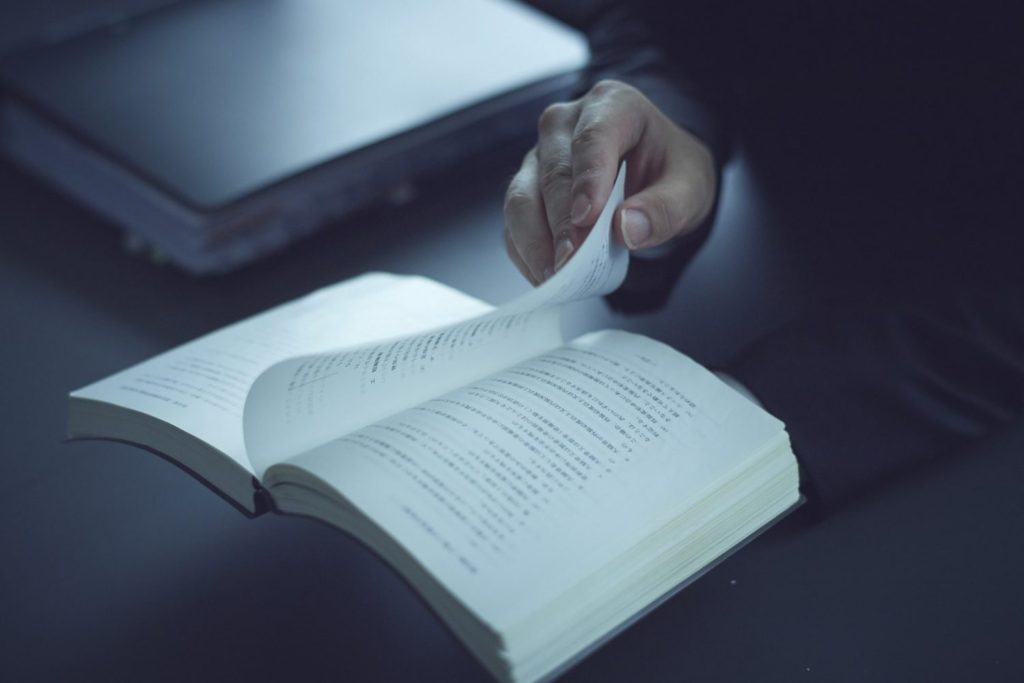 【通勤災害解決事例】膝関節の動揺性を立証し、障害等級準用12級を獲得した事例（内側側副靭帯損傷・前十字靭帯損傷）